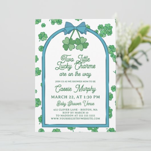 Two Lucky Charms Clovers Boy Twins Baby Shower 招待状 (スタンド正面)