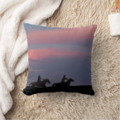 Two Riders, One Horizon クッション (ブランケット)