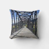 Two Rivers Bridge クッション (正面)