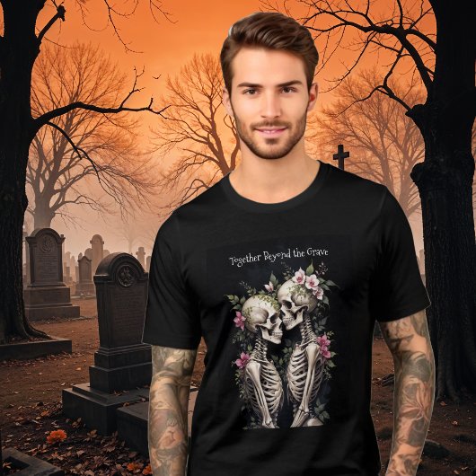 Two Romantic Gothic Human Skeletons Embracing トライブレンドTシャツ