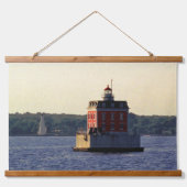 Two Sentinels of New London 吊り下げ型タペストリー (正面)