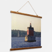 Two Sentinels of New London 吊り下げ型タペストリー (傾斜あり)