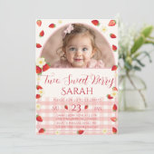 Two Sweet Berry Strawberry 2歳の誕生日招待状 (スタンド正面)