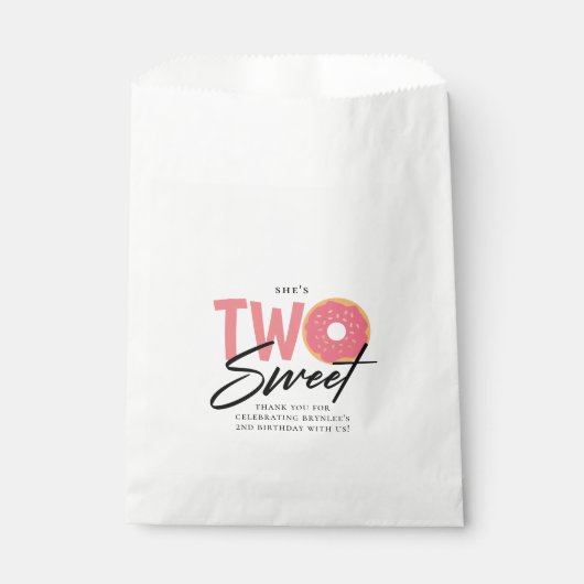 TWO SWEET PINK DOUGHANTSテーマ2nd誕生日パーティー フェイバーバッグ (正面)