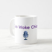 Two Woke Chics ポッドキャスト マグ (正面左)