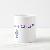 Two Woke Chics ポッドキャスト マグ (中央)