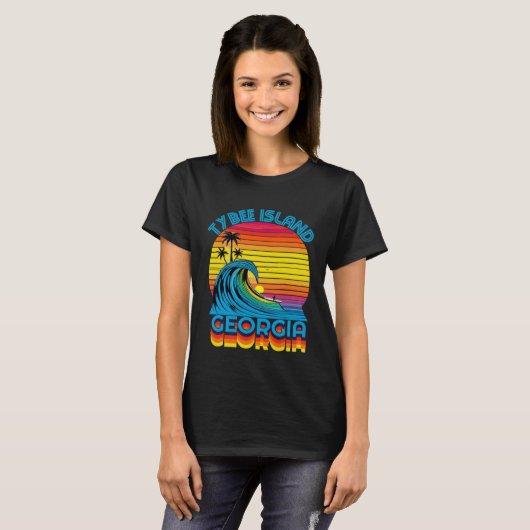 Tybee Island Georgia Retro Throwback Surf & Beach  Tシャツ (正面フル)