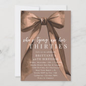 Tying Up My 30s Brown Coquette Bow 40th Birthday 招待状 (正面)