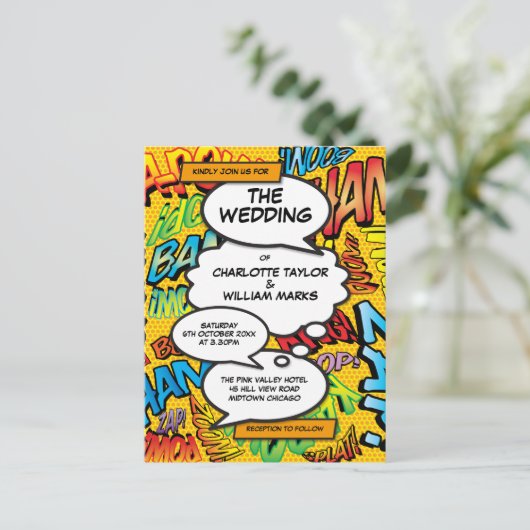 Typographic Designerモダンおもしろい漫画結婚の インビテーションポストカード (スタンド正面)