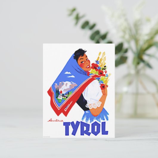 Tyrol，オーストリア。花とスカーフを持つ絵を描女性 ポストカード (スタンド正面)
