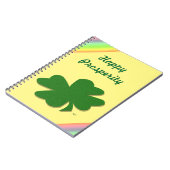 U一突き色の緑の幸運のアイルランド人4の葉のクローバー ノートブック (左側)