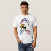 U.S. 愛国心が強いワシの旗 Tシャツ (正面フル)