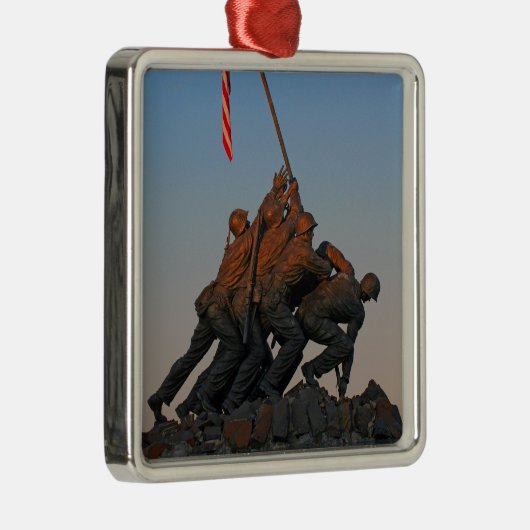 U.S. 海兵隊戦争記念物のオーナメント メタルオーナメント (右)