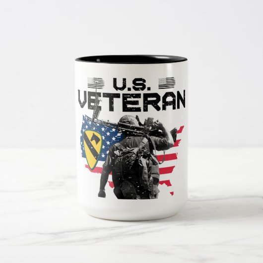 U.S. VETERAN - The First Team Mug ツートーンマグカップ (中央)