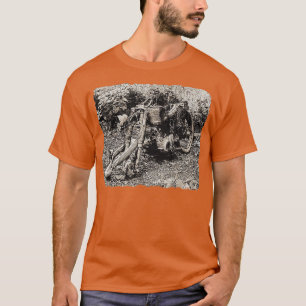UA Mike row Old Motorbike Hackney London England Tシャツ