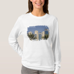 UAE、ドバイ。タワーズオブジュメイラビーチレジデンス Tシャツ