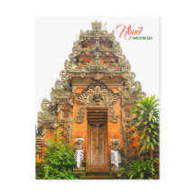 Ubud、バリ島、インドネシアの華美なドア