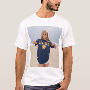 UCSBサーファー・ガール。UCサンタバーバラ Tシャツ