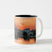 Udaipur sunset over Lake Pichola ツートーンマグカップ (正面右)