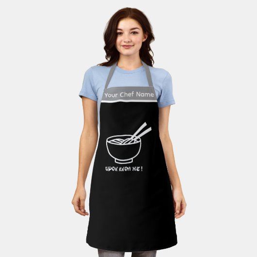 Udon Know Me Funny Noodle Graphic Apron エプロン (着用した状態)