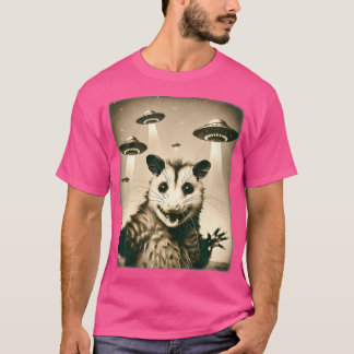 UfoおもしろいエイリアンユーモアHilariouとOpossum selfie Tシャツ