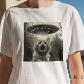 UFOとおもしろい猫の自撮 Tシャツ