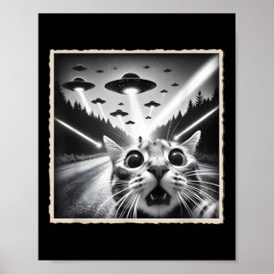 UFOとの猫のセルフィー _ 面白いエイリアンと猫 ポスター