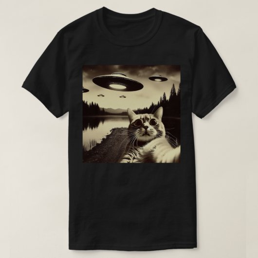 UFOとの猫の自撮り Tシャツ (デザイン正面)
