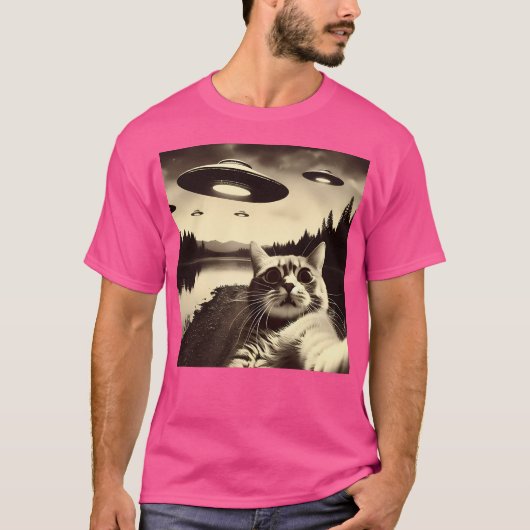 Ufoとの猫の自撮り Tシャツ (正面)