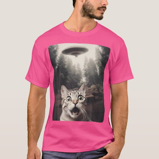 Ufoとの猫の自撮り Tシャツ (正面)