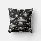 UFOとソー飛んでいるサーSci Fi装飾用クッション クッション (正面)