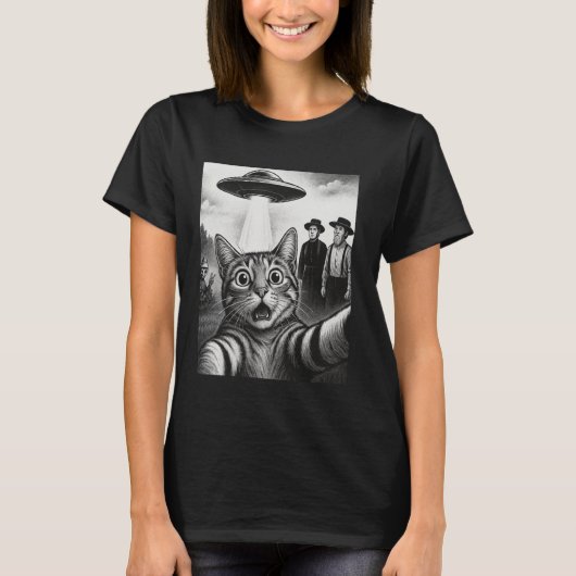 UFOと困惑したアーミッシュの目撃者と猫のセルフィー R Tシャツ (正面)
