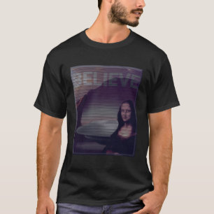 UFOの前のモナリザ Tシャツ