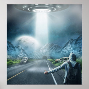 UFOの外国の宇宙船およびヒッチハイカーの超現実的なファンタジー ポスター