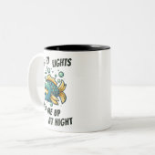 UFOは夜保に私を照らす ツートーンマグカップ (正面左)