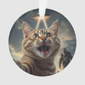 UFOやビッグフットでの自撮りおもしろい猫 オーナメント (正面)