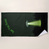 UFOエイリアンファン受け皿の誘拐ダークグリーンカスタム ビーチタオル (正面)