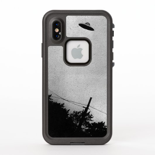 UFOエイリアン地球外宇宙探査機トップの秘密 LifeProof iPhoneケース (裏面)