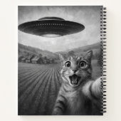 UFOキャットギフト付きエイリアンおもしろい自撮り ノートブック (裏面)