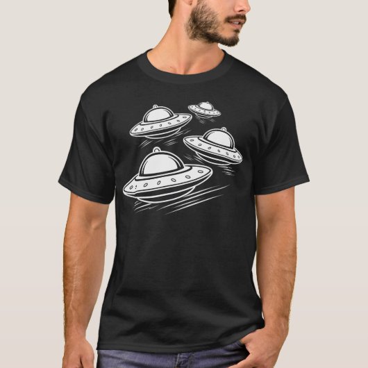 Ufoソー飛んでいるサー Tシャツ (正面)