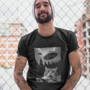 UFOドローンおもしろいキャットセルフィー Tシャツ