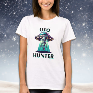 UFOハンター UFOとエイリアンを使用したAi Art Tシャツ