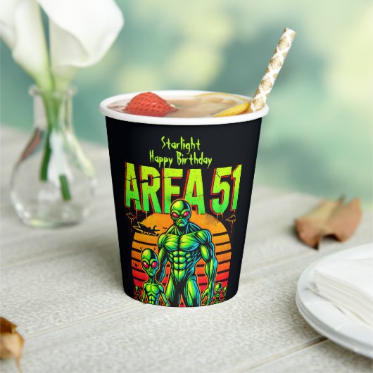 UFO白熱［赤熱］光を放つが領域51を越えて現れる 紙コップ (インサイチュ)