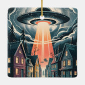 UFO誘拐の夜の街のイラスト セラミックオーナメント (裏面)