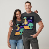 UFO、地球外生命体を信じる Tシャツ (ユニセックス)