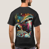 UFO Ai Artと宇宙に浮かぶ宇宙飛行士 Tシャツ (裏面)