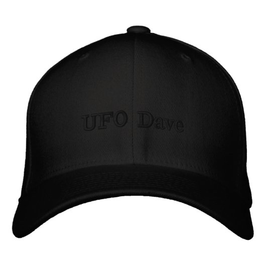 UFO Dave Hatブラックフロント、中央ロゴ 刺繍入りキャップ (正面)
