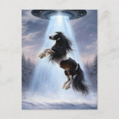 UFO picking up a Spotted Gypsy Vanner Horse ポストカード (正面)