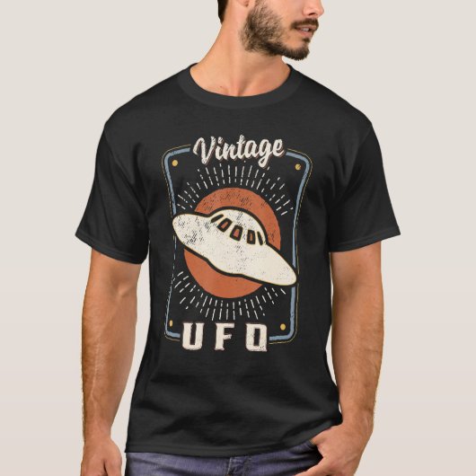 UFO Vintage Retro Classic Love Tシャツ (正面)