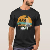 UFO Work Farm Life at Night Farming Tractor Farmer Tシャツ (正面)
